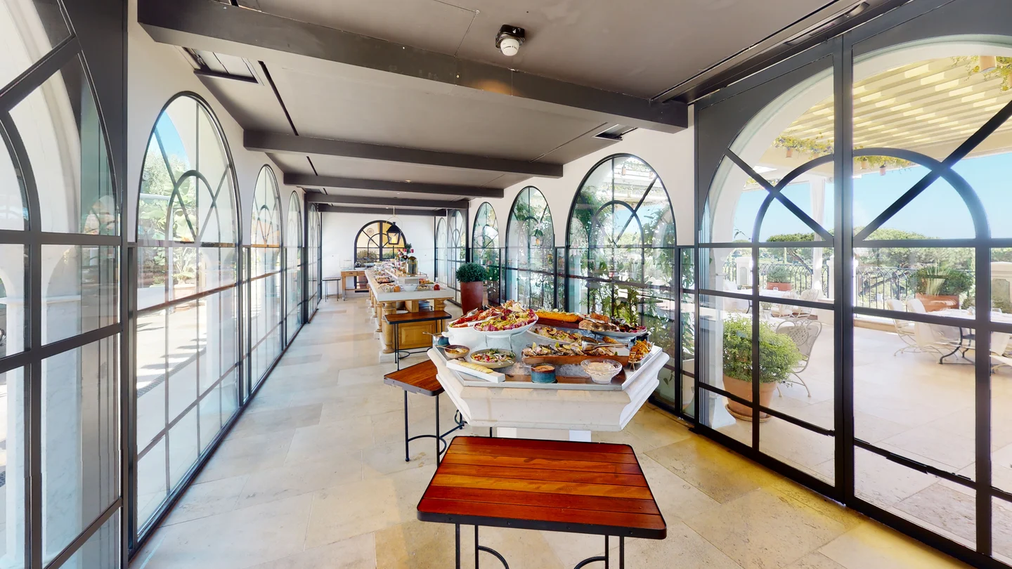 360° tour van een restaurant met terras